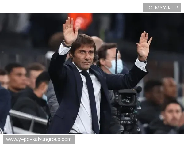 凯恩回做停稳后突分边线，热刺战术变化极快